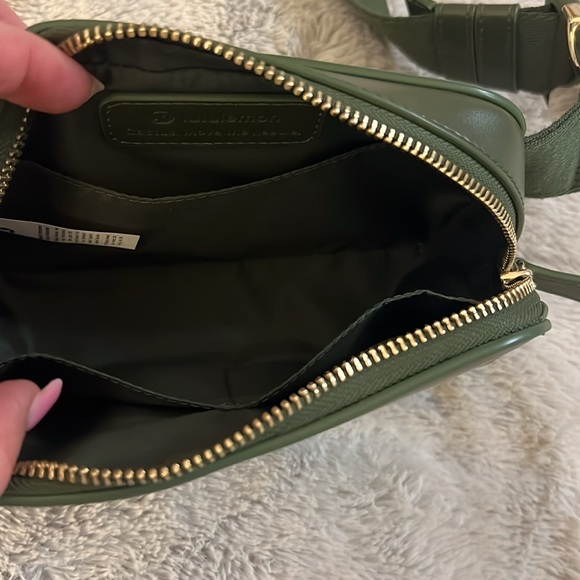 EUC Lululemon Everywhere Belt Bag Cactus Leather Alternative - Barack Green - Picture 6 of 8